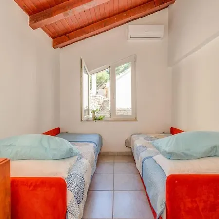 Luiza House * Necujam